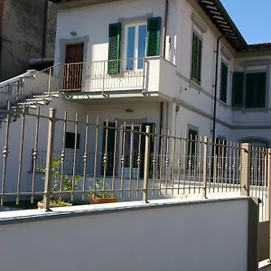 La Corte Di Marino , Pisa Italia